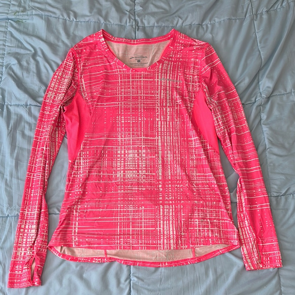 Brooks pink and white athletic long sleeve top size Xl